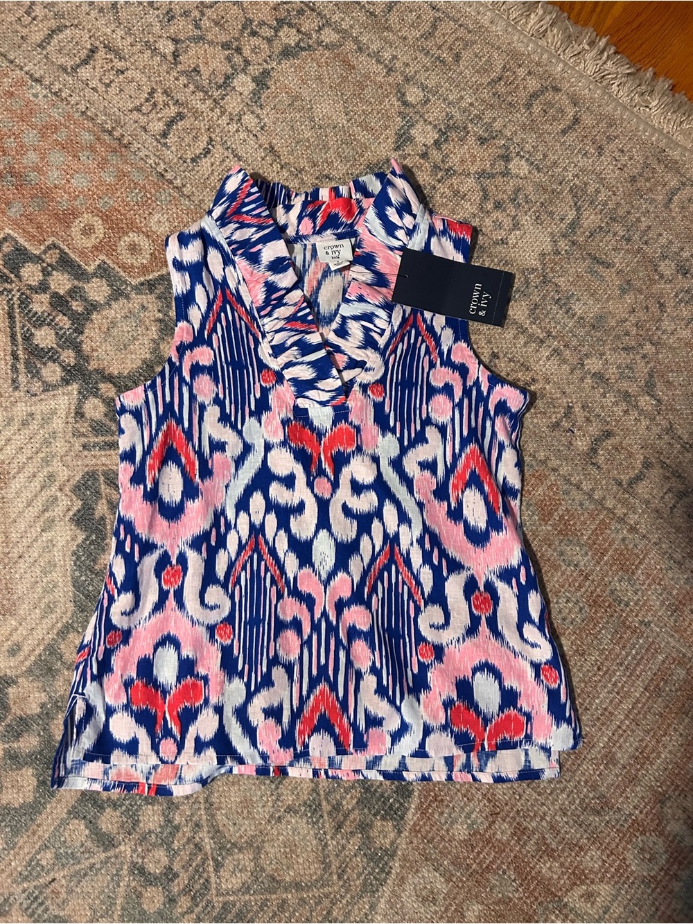 NWT crown & ivy Navy, Pink & Red Sleeveless Printed V-Neck Top